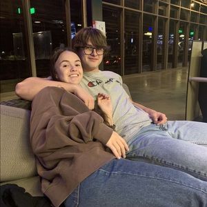 Meet your Posher, Max